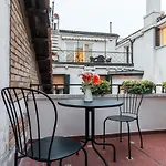 Rialto Bridge Big Apt With Lift By Lionhost