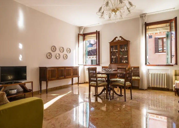 Rialto Bridge Big Apt With Lift By Lionhost